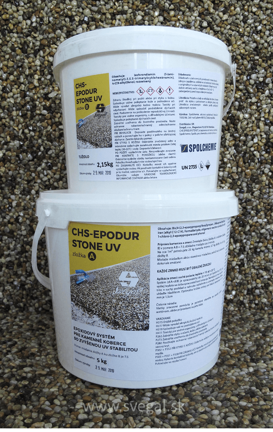Zaliatie dlažobných kameňov produktom CHS-EPODUR STONE UV. Vysoká UV ochrana a minimálne žltnutie. UV kamenný koberec s dlhou životnosťou.