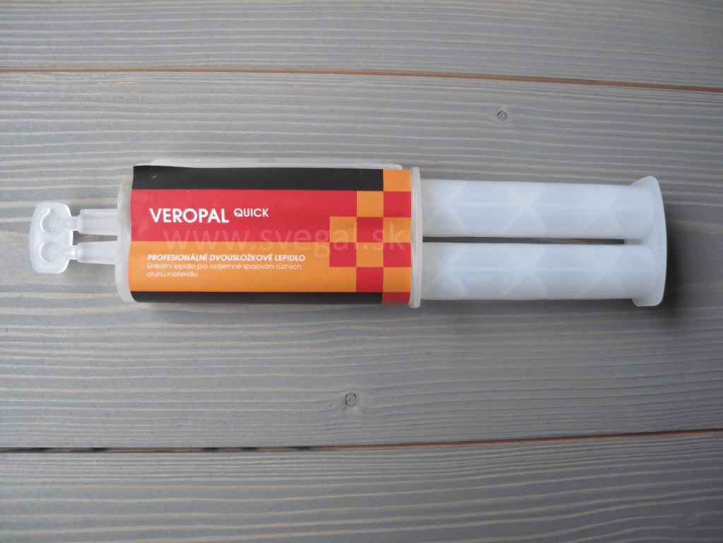 Špičkové epoxidové lepidlo VEROPAL QUICK s rýchlym tuhnutím v kartušovom balení.
